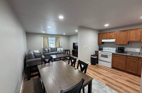 Lawnton Apartment | Relaxing Modern 3BR Condo