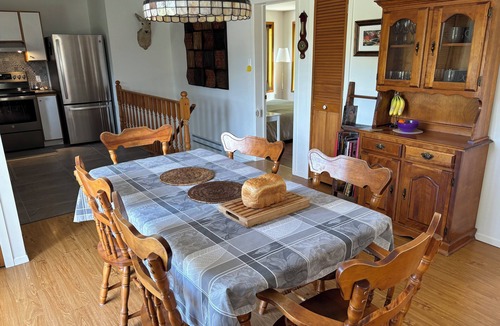 Pine Hill House | Relaxing Nature Getaway | A Peaceful Stay with All Commodities