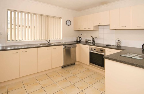 Manurewa House | Relaxing 3BR Home by Wattle Downs Reserve