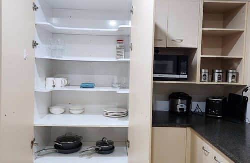 Manurewa House | Relaxing 3BR Home by Wattle Downs Reserve