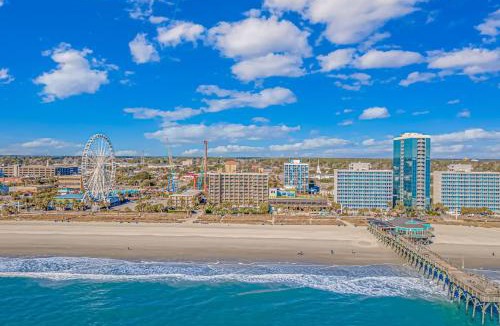 Downtown Myrtle Beach Resort | Relaxing Oceanfront Condo - Holiday Pavilion 211