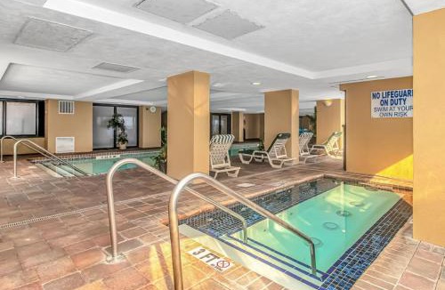 Downtown Myrtle Beach Resort | Relaxing Oceanfront Condo - Holiday Pavilion 211