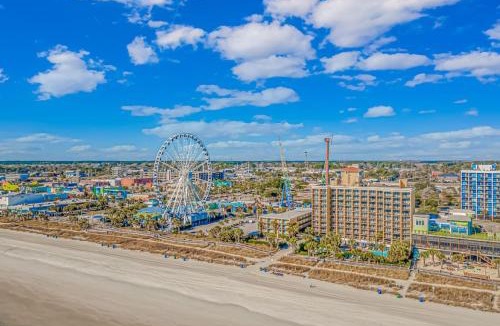 Downtown Myrtle Beach Resort | Relaxing Oceanfront Condo - Holiday Pavilion 211