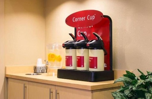 Shea Business Park Apartment | Relaxing Pet-Friendly Property in Scottsdale, With Kitchen and Pool!