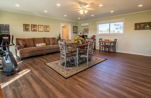 Pittsburg House | Relaxing piney woods barndominium on 75 acres.