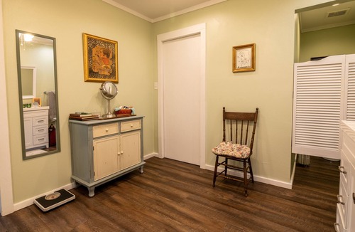 Pittsburg House | Relaxing piney woods barndominium on 75 acres.