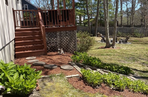 Forestdale House | Relaxing Pond Front Home