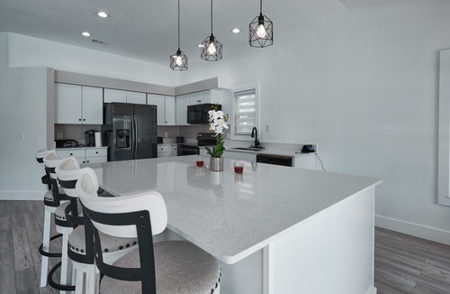 Valrico House | Relaxing Pool Home w/lake- Centrally Located, Heated Pool