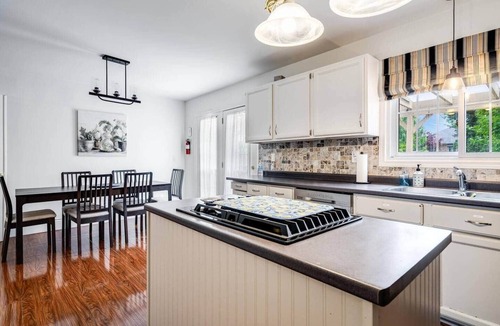 Kingsville House | Relaxing Pool Retreat Near Wineries & Point Pelee