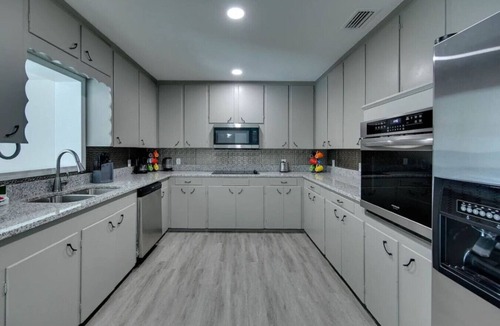 Palmetto House | Relaxing Pool Side - Near Fairgrounds