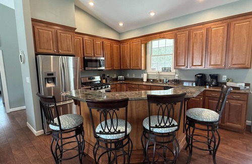 Kinsale House | Relaxing Private Riverfront Retreat with Beach and Private Dock