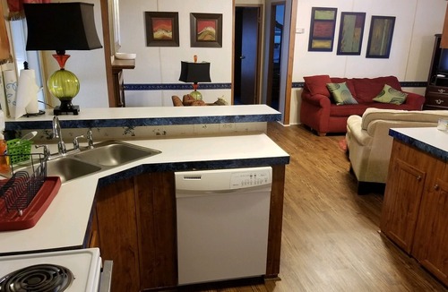 Warwick House | Relaxing property on Lake Blackshear