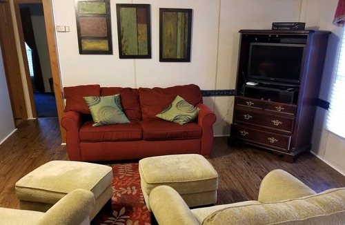 Warwick House | Relaxing property on Lake Blackshear