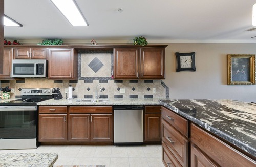 Branson Condo | Relaxing & Quiet - Indoor Pool -Only 1 Mile to the Branson Strip