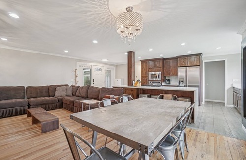 Holladay House | Relaxing Rambler- Large Yard, Hot Tub & More!