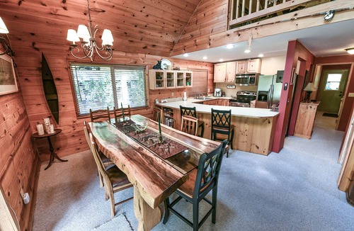 Baring Ski Chalet | ❤️️️Relaxing, Remote Riverfront❤️️️COVID Free Since ‘83❤️️️Satisfaction Guaranty