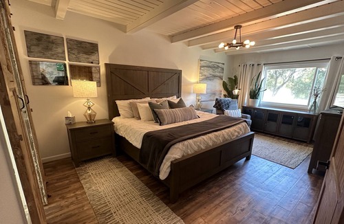 Clifton House | Relaxing retreat lake access within 5 min- pet & family friendly w/ fire pit!