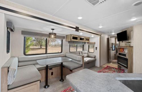 Chipley House | Relaxing Retreat Pool, Spa, Art Studio, Breakfast
