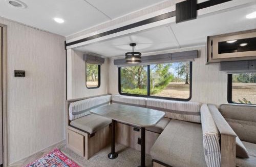Chipley House | Relaxing Retreat Pool, Spa, Art Studio, Breakfast
