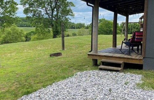 College Grove House | Relaxing Retreat, Farm Fresh Eggs & Pond Sunsets