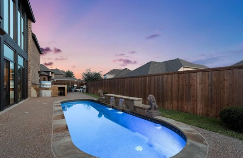 Johnson County House | Relaxing Retreat w/Pool in Venus