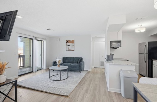 Hurstbourne Acres Apartment | Relaxing Retreat with Modern Touches