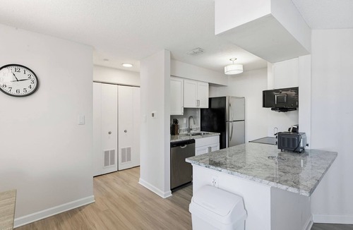 Hurstbourne Acres Apartment | Relaxing Retreat with Modern Touches