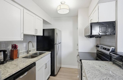 Hurstbourne Acres Apartment | Relaxing Retreat with Modern Touches