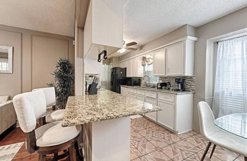 Richardson House | Relaxing Richardson Getaway – 5 Bedrooms with A/C