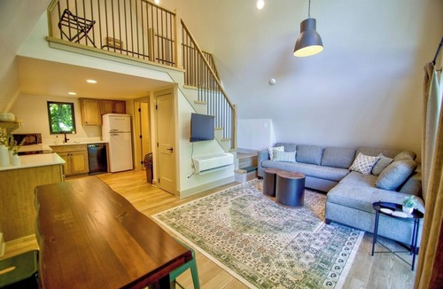 Berwick Cabin | Relaxing River Escape | Pet-Friendly Cozy Cabins | Near Yellow Banks Park