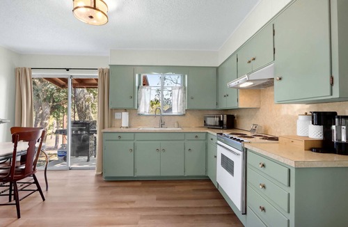New Braunfels House | Relaxing River Getaway for 5, Unwind and Unplug