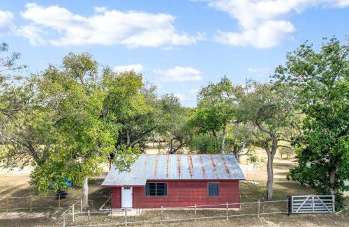 New Braunfels House | Relaxing River Getaway for 5 Unwind and Unplug