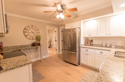 Bridgeport House | Relaxing River House Getaway-Sleeps 10