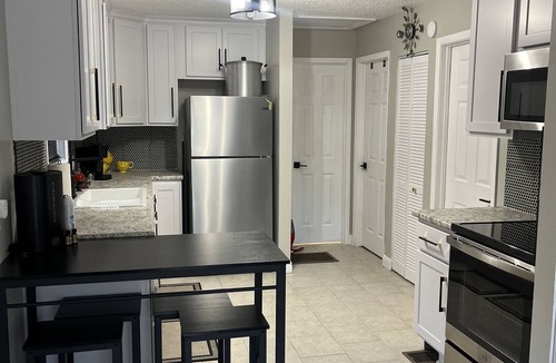 Kingsland House | Relaxing River House