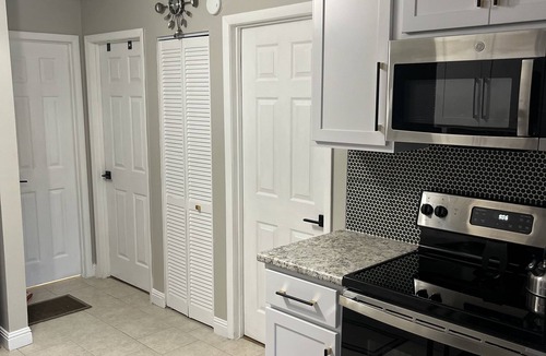 Kingsland House | Relaxing River House