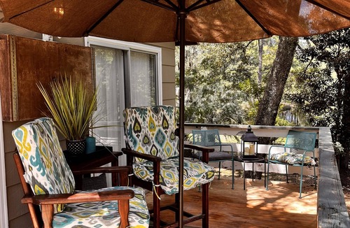 Kingsland House | Relaxing River House