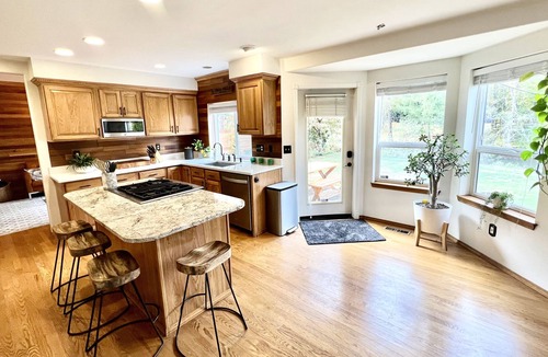 Riverbend House | Relaxing River Retreat