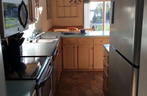 Frontenac House | Relaxing River view home in peaceful neighborhood. Pets considered.