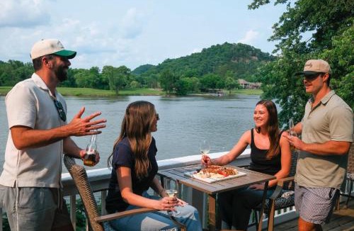 Bellevue House | Relaxing Riverfront Family Escape w Private Dock
