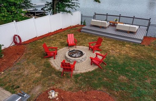 Rockford House | Relaxing Riverside Stay w HotTub
