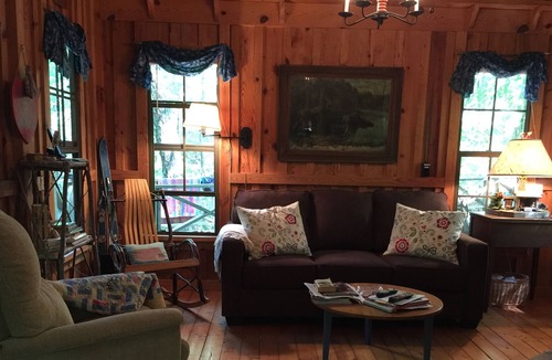 Lakemont Cabin | Relaxing Rustic Cabin