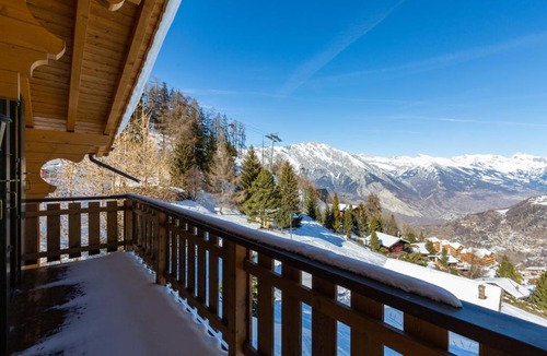 La Tzoumaz Ski Chalet | Relaxing Sauna Chalet for 6 persons SKI IN SKI OUT