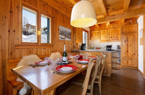 La Tzoumaz Ski Chalet | Relaxing Sauna Chalet for 6 persons SKI IN SKI OUT