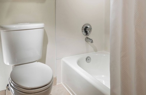 University District Hotel | Relaxing Seattle Room Ideal for Exploring | Free Parking