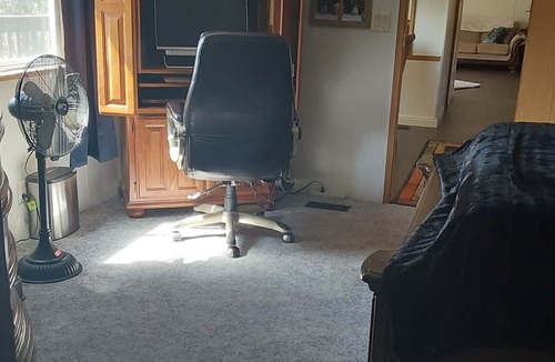 Springerville House | Relaxing simple 2 bedroom 2 bathroom split wing home, your home away from home.
