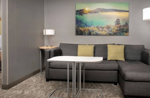 Southeast Boise House | Relaxing Stay! 4 Comfortable Units, Free Breakfast, Pool, Pets Allowed