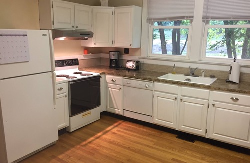 Monroe House | Relaxing stay at Morris Orchard 25 minutes from Liberty University.