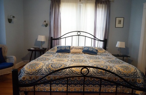 Monroe House | Relaxing stay at Morris Orchard 25 minutes from Liberty University.