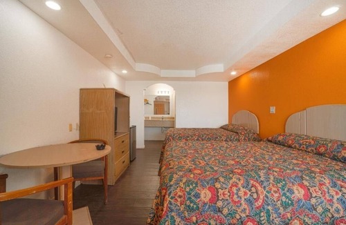 North Beach Hotel | Relaxing Stay by North Beach & Texas Aquarium – Pets Allowed