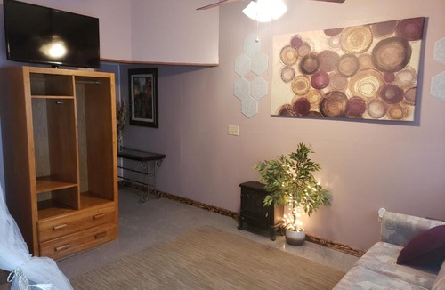 Ozark Bed & Breakfast | Relaxing Stay in the Country Unit 1